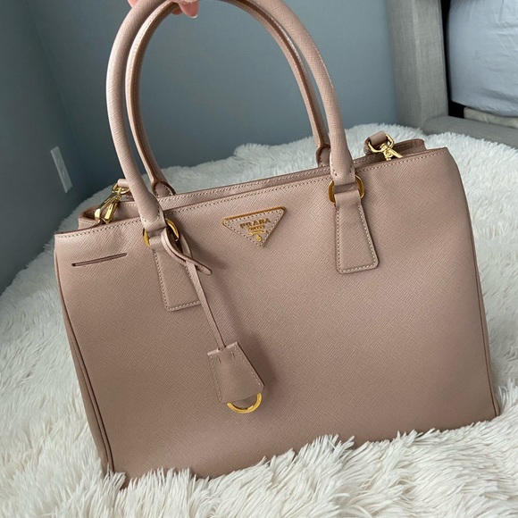 ✨TRADED✨Prada Saffiano Lux Tote - Picture 7 of 8